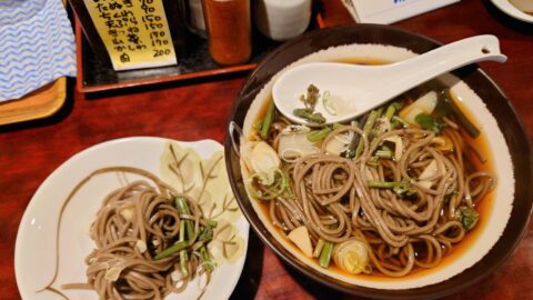 利用者さまが外出先にて蕎麦屋を楽しみました。